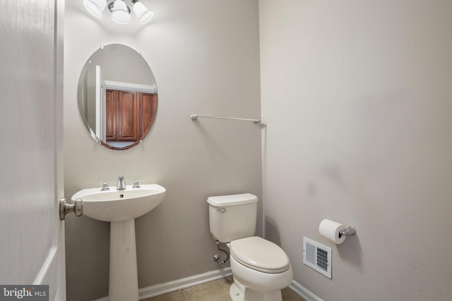 43283 Mitcham Sq Property Photo 19