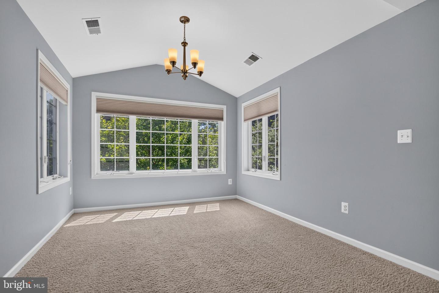 43283 Mitcham Sq Property Photo 24