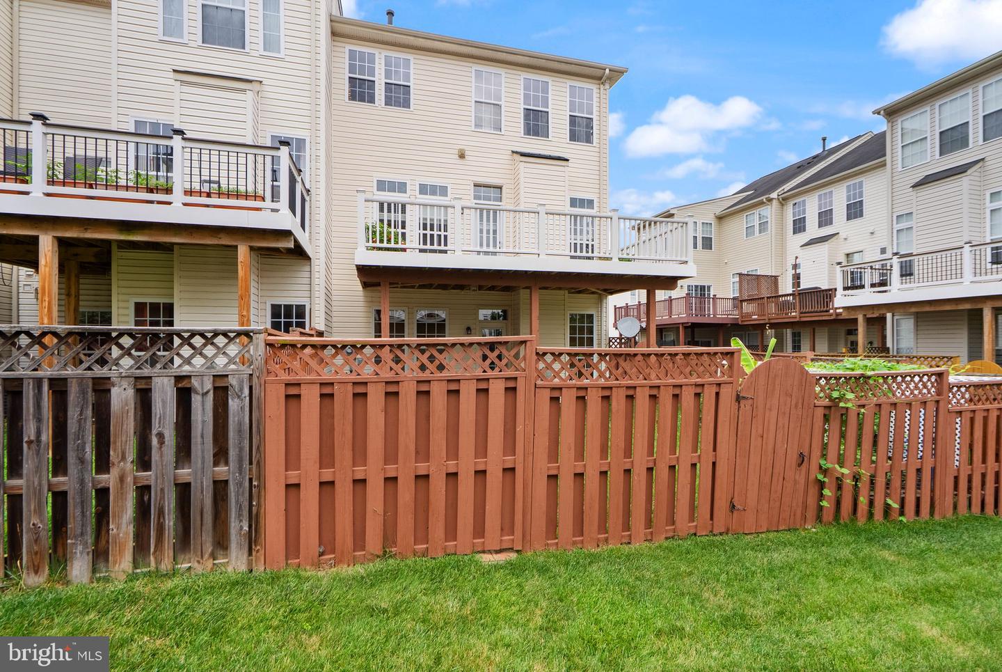 22016 Dilworth Sq Property Photo 36