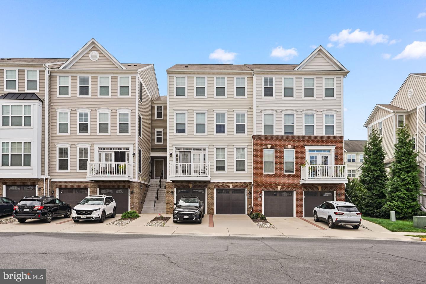 42243 Canary Grass Sq Property Photo 1