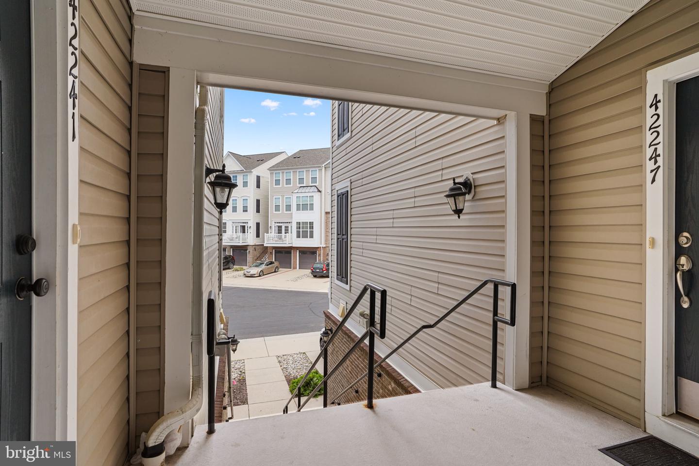 42243 Canary Grass Sq Property Photo 2