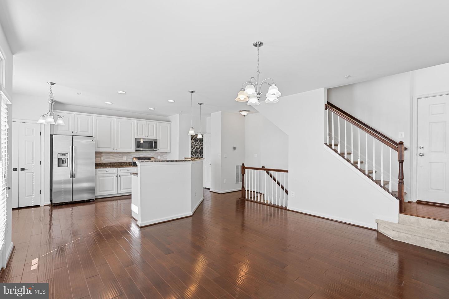 42243 Canary Grass Sq Property Photo 6