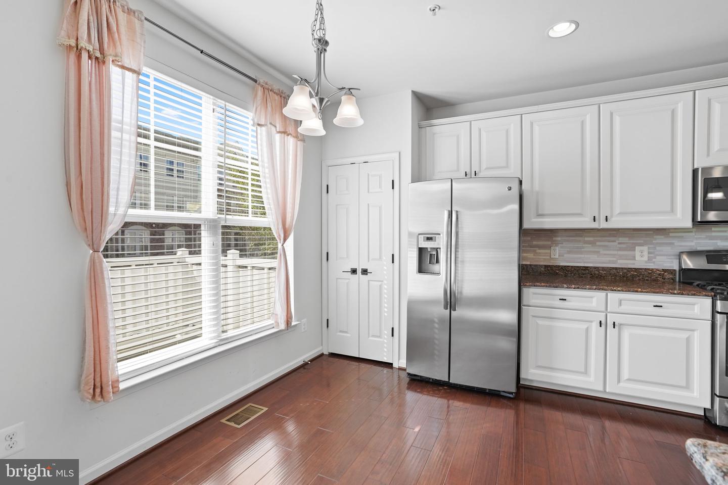 42243 Canary Grass Sq Property Photo 10