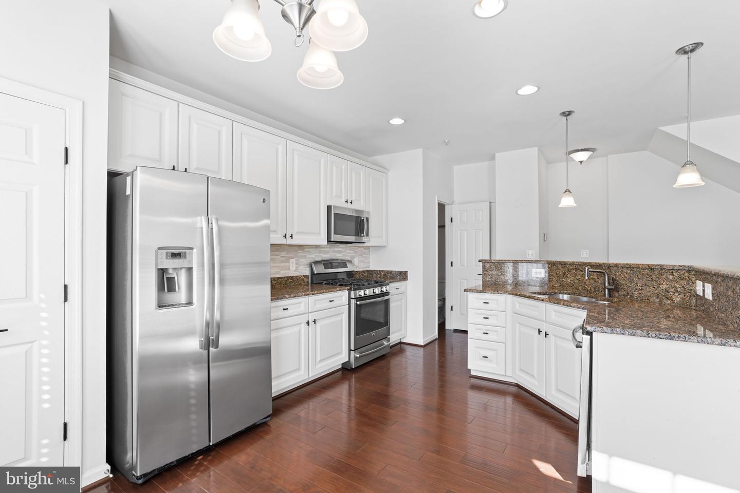 42243 Canary Grass Sq Property Photo 11