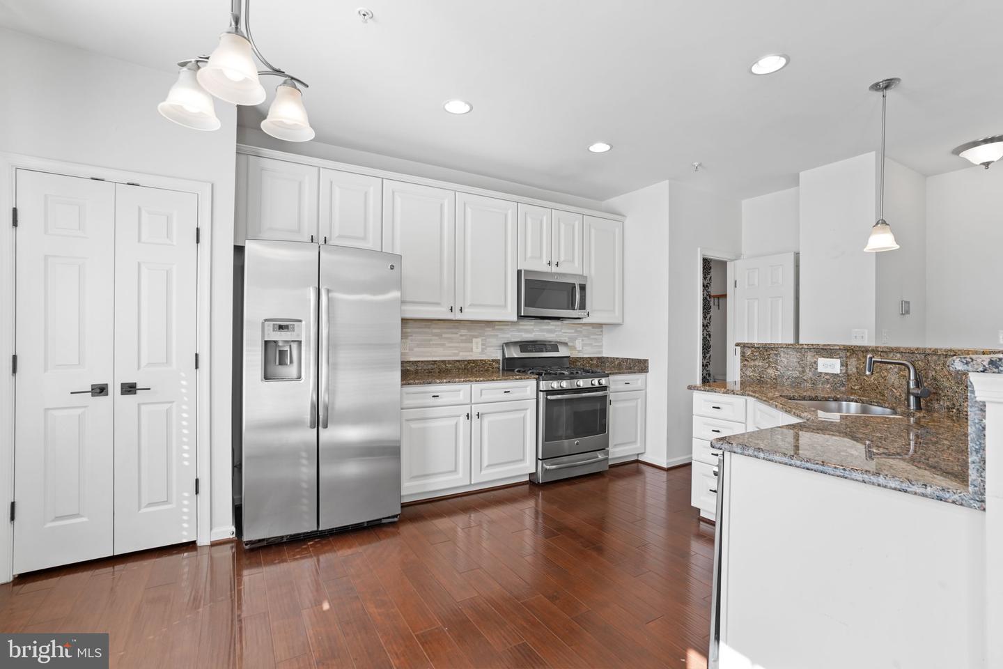42243 Canary Grass Sq Property Photo 14