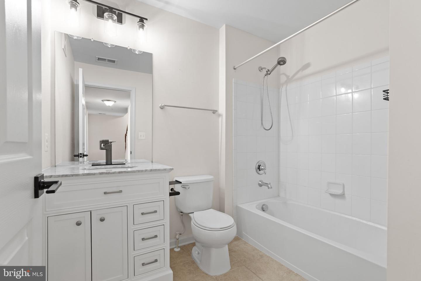 42243 Canary Grass Sq Property Photo 21