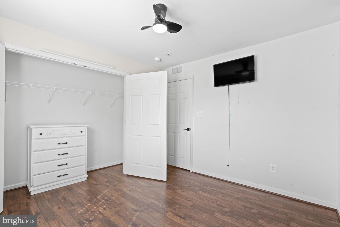 42243 Canary Grass Sq Property Photo 24
