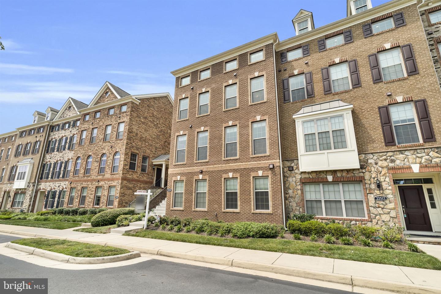 22515 Naugatuck Sq Property Photo 1