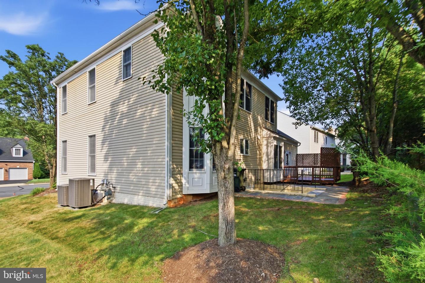 46405 Esterbrook Cir Property Photo 2
