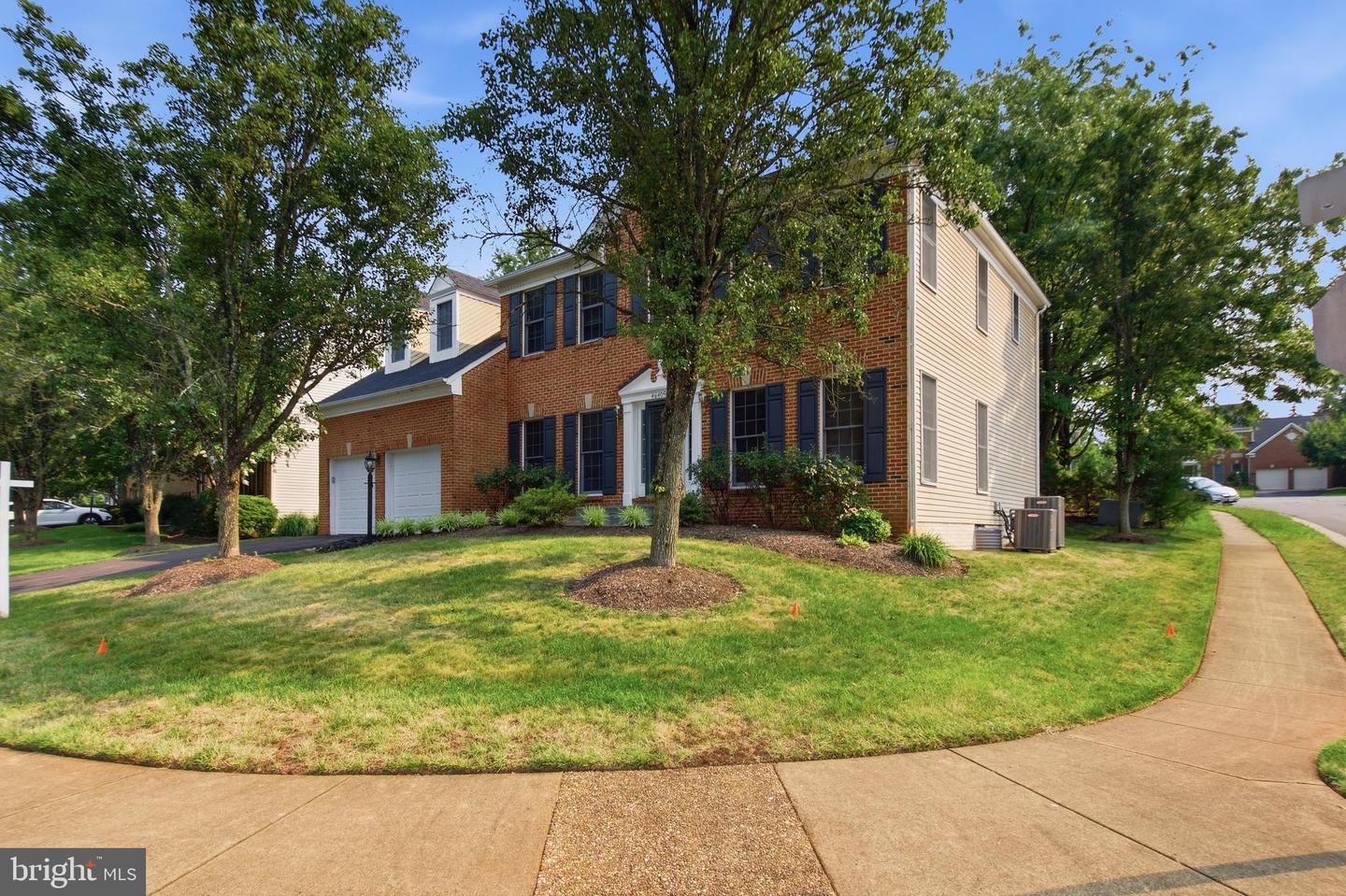 46405 Esterbrook Cir Property Photo 3