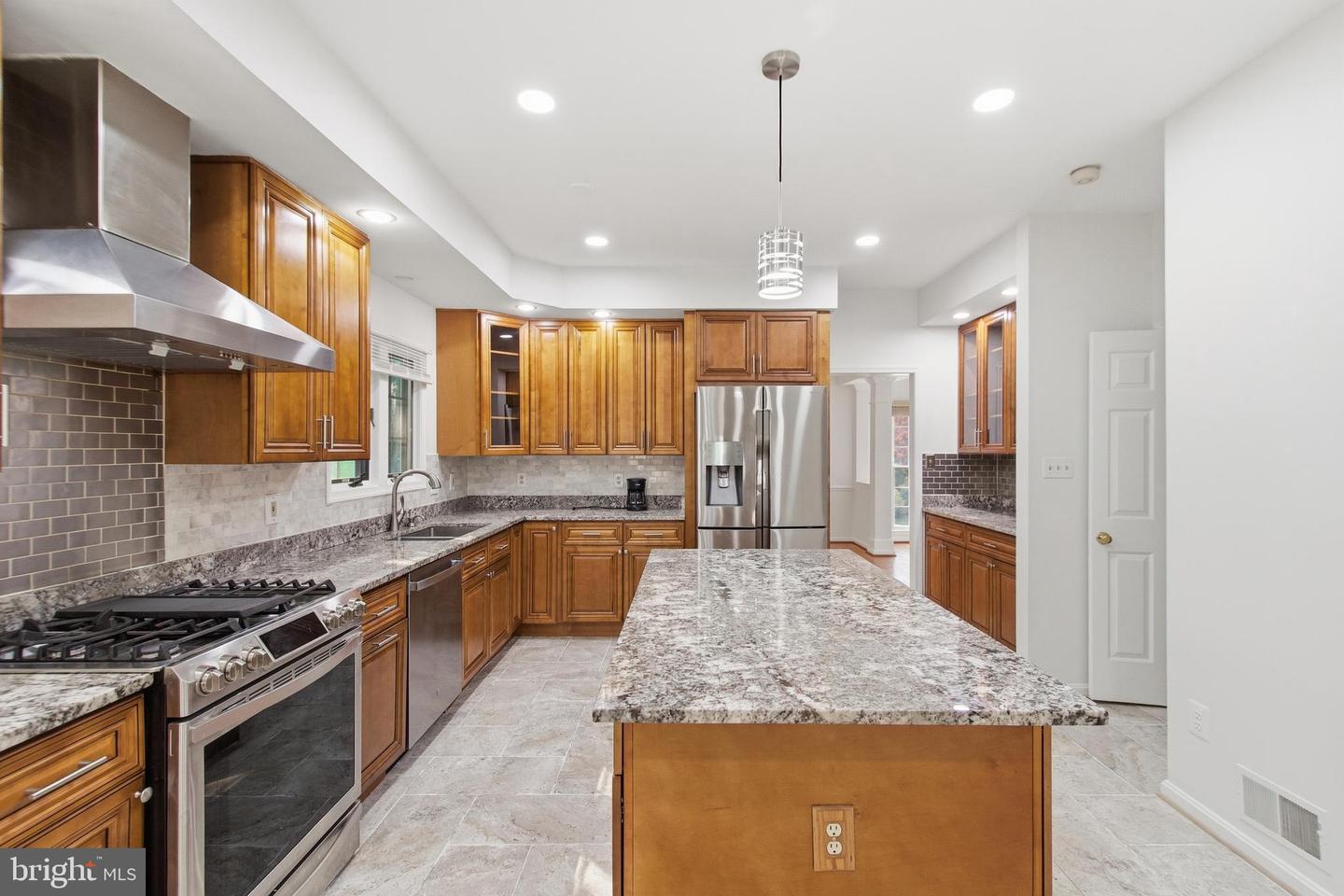 46405 Esterbrook Cir Property Photo 28