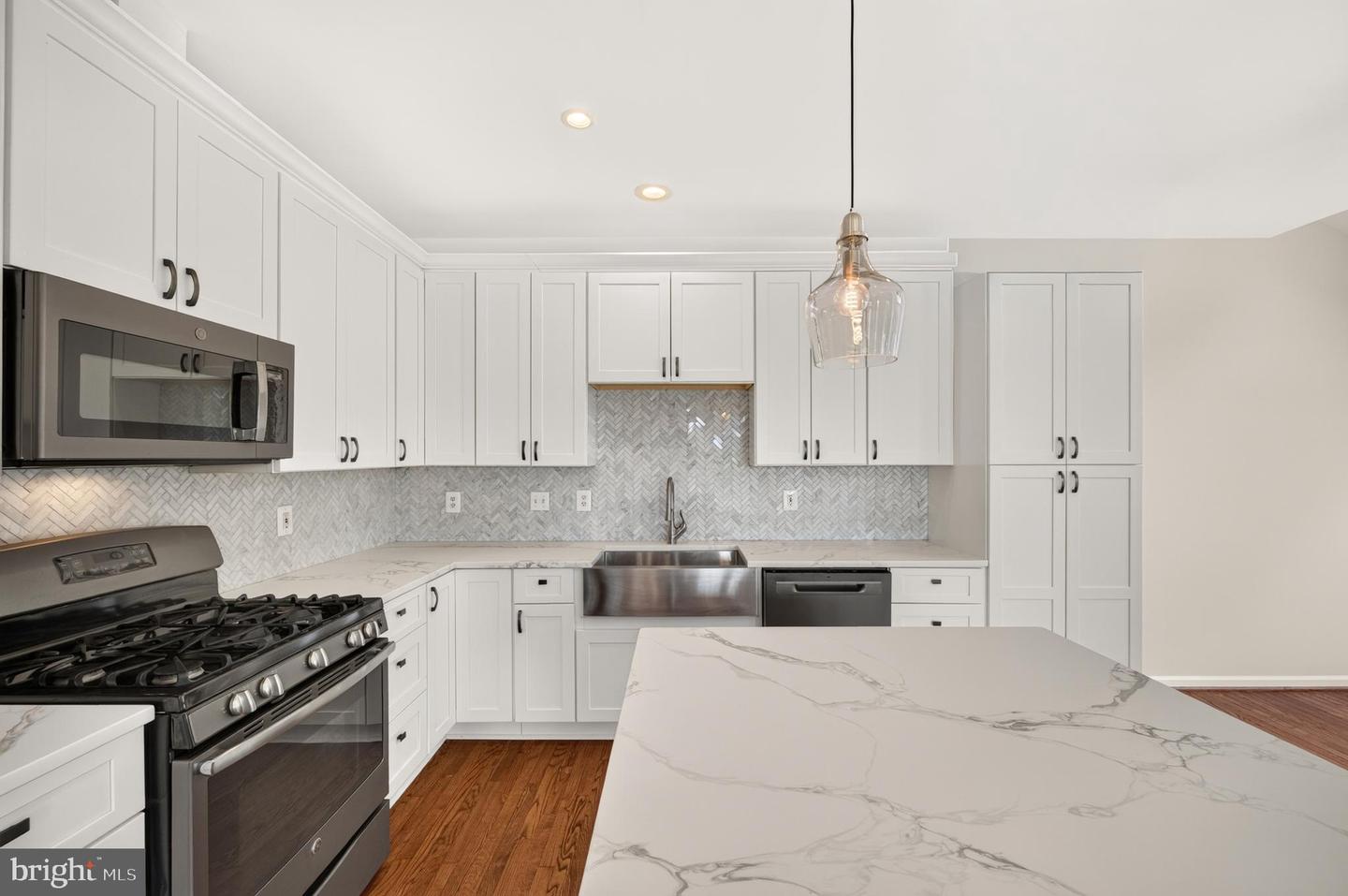 43715 Clemens Ter Property Photo 17