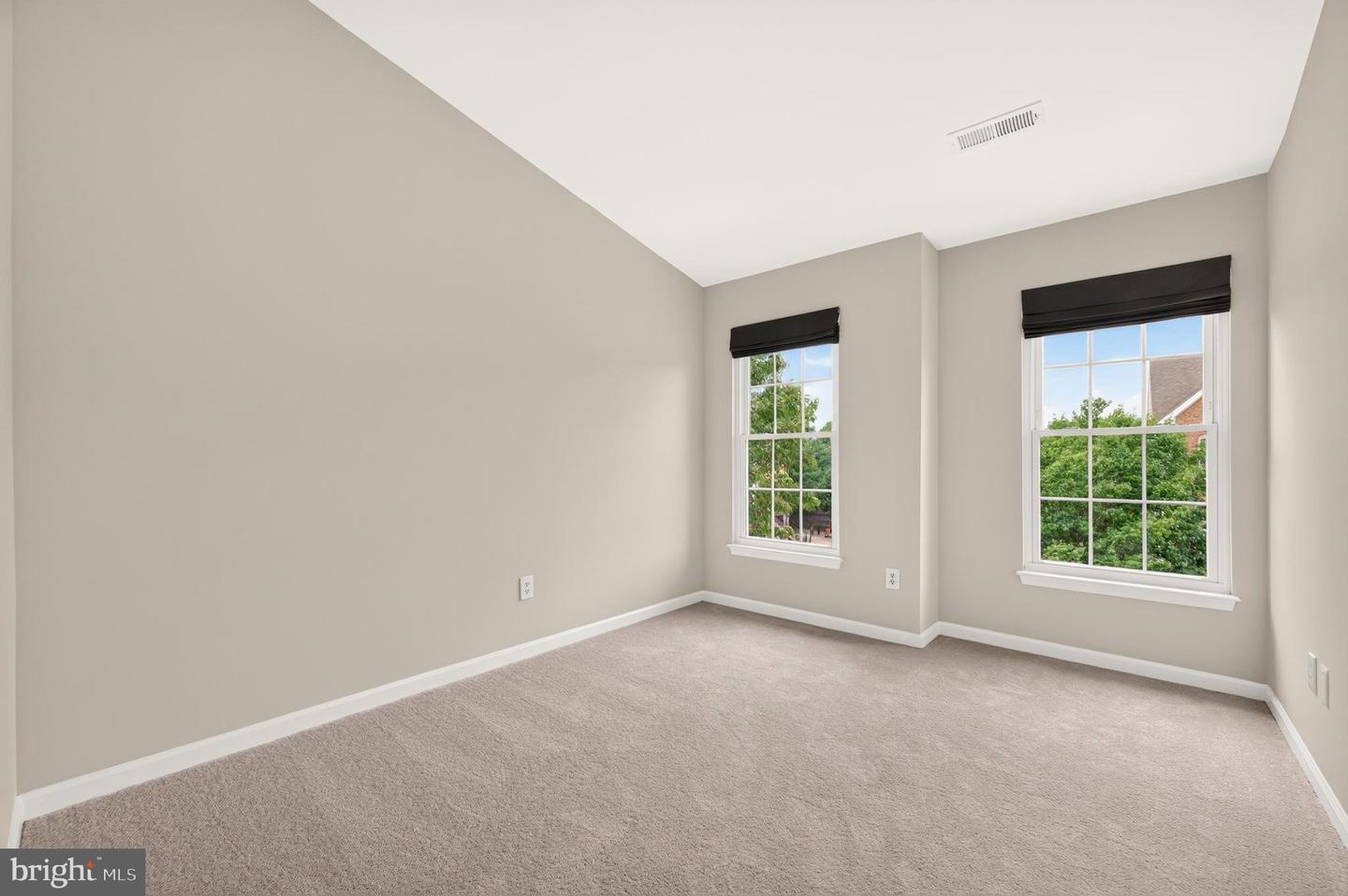 43715 Clemens Ter Property Photo 43