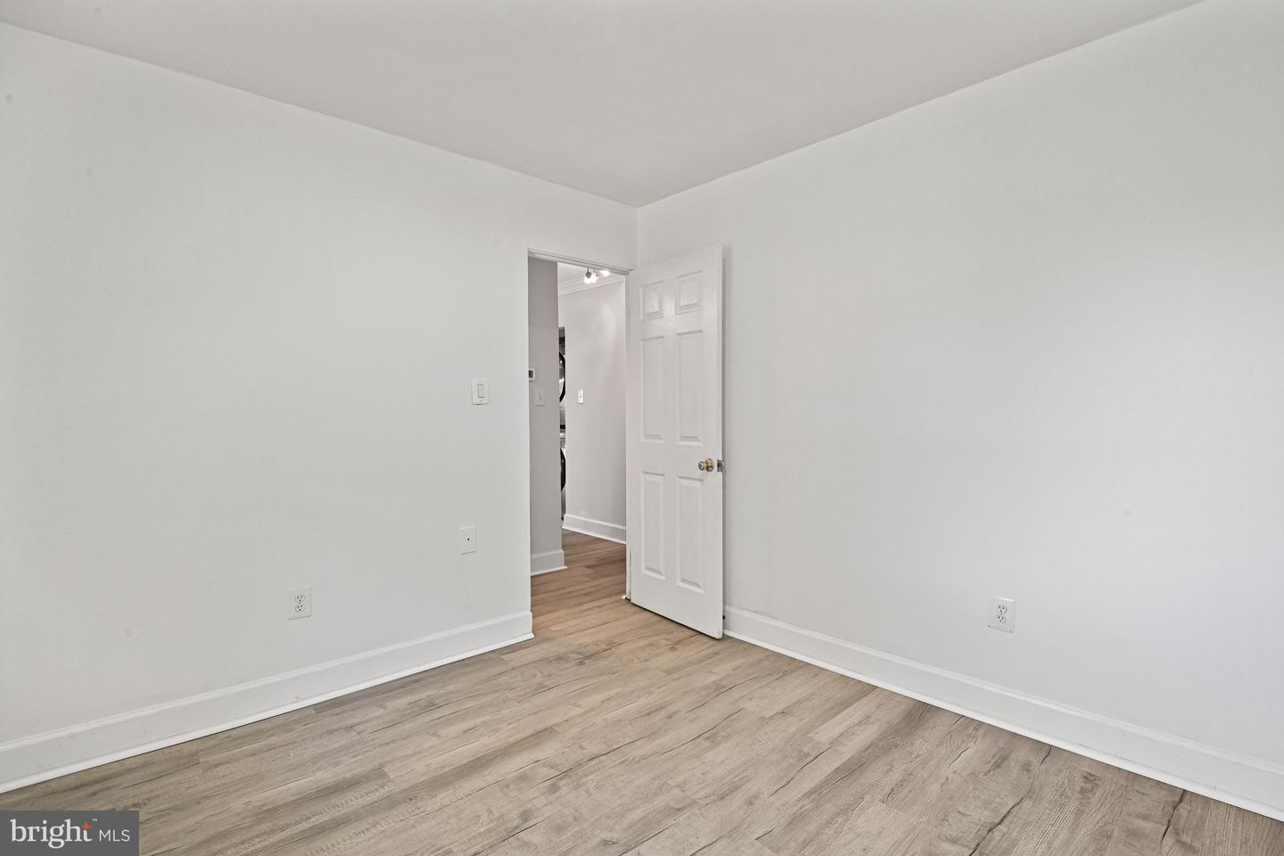 501 E Poplar Rd E Property Photo 24
