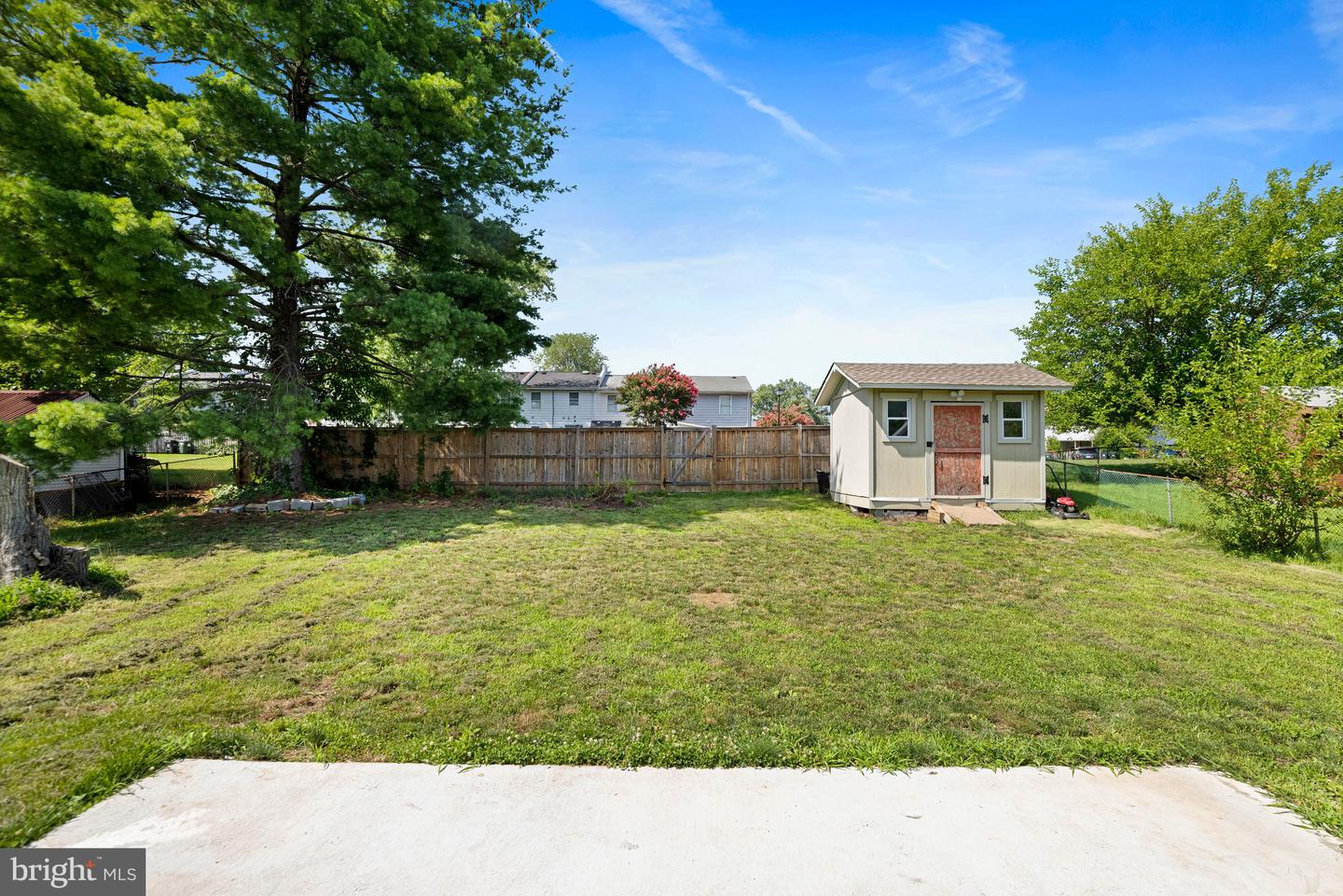 501 E Poplar Rd E Property Photo 39