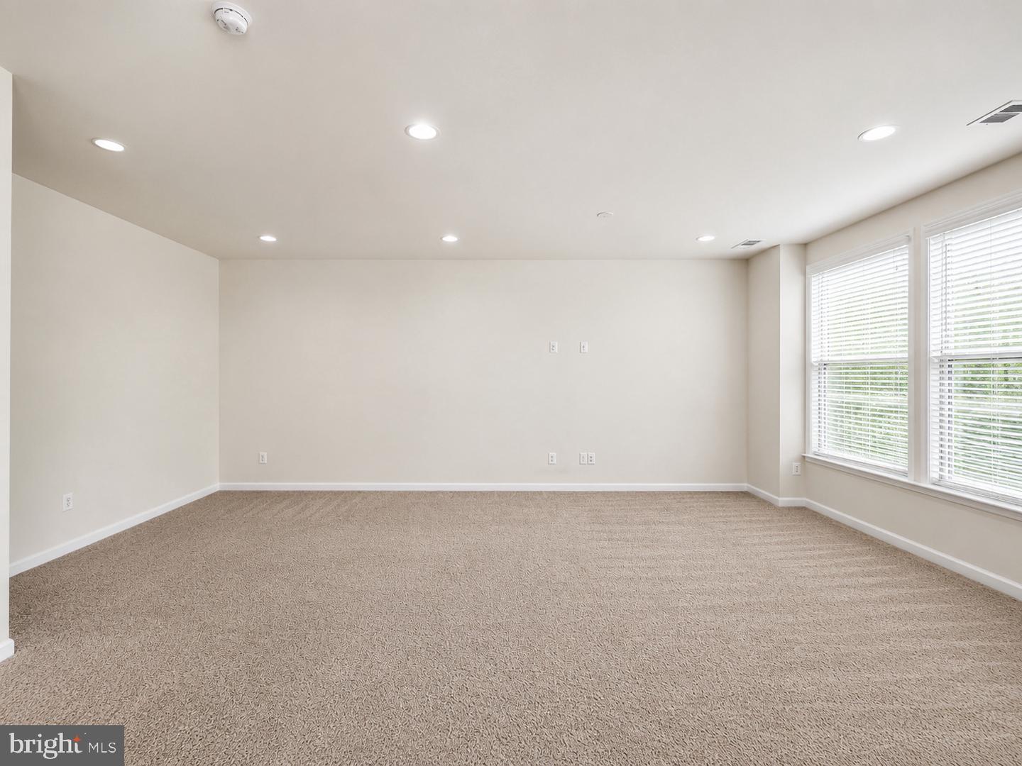 23451 Epperson Sq Property Photo 2