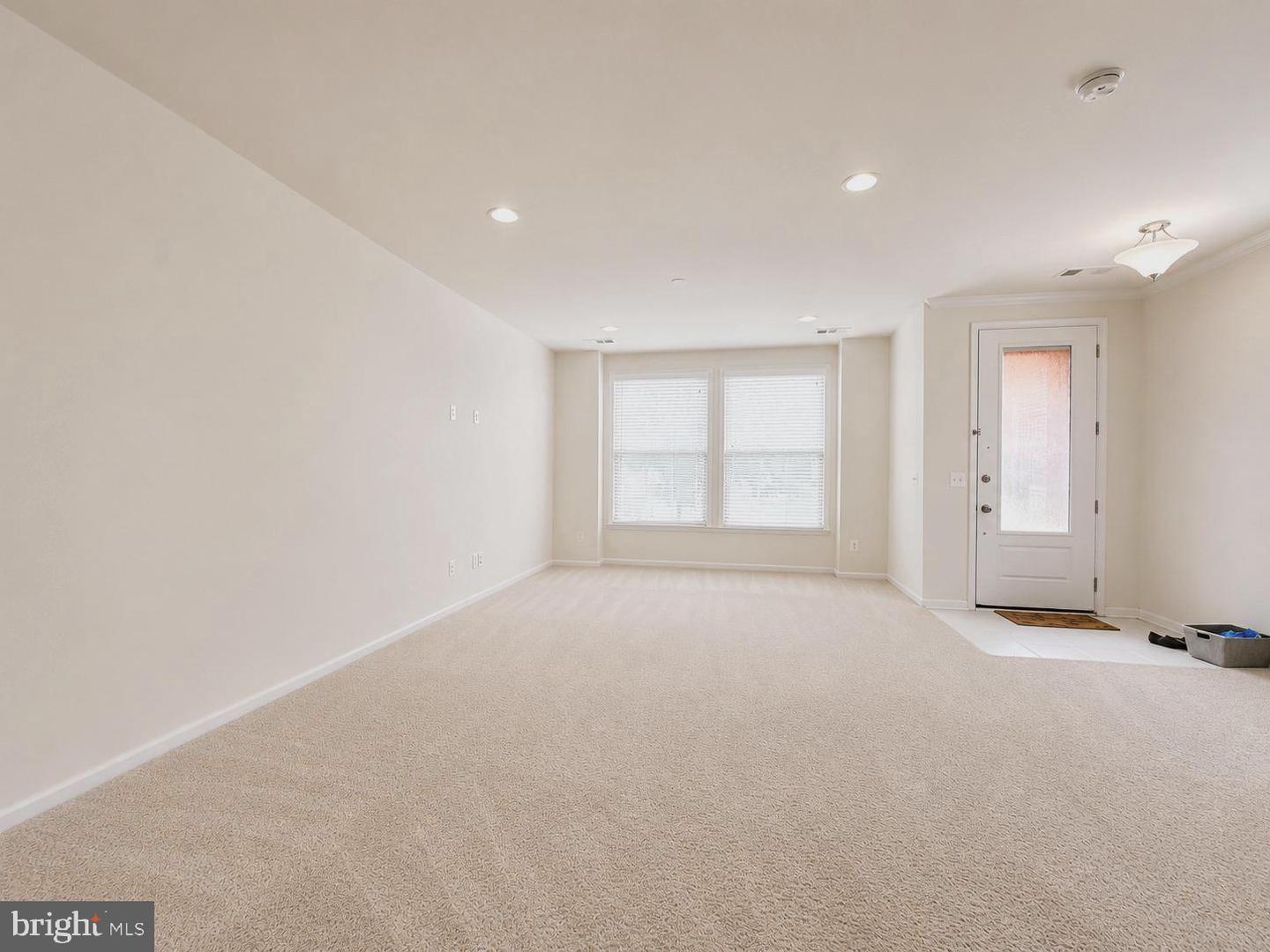 23451 Epperson Sq Property Photo 6