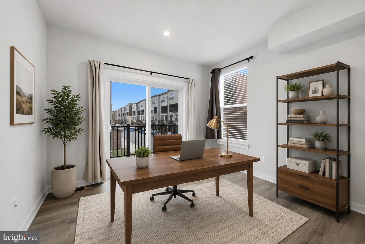 43728 Transit Sq Property Photo 6
