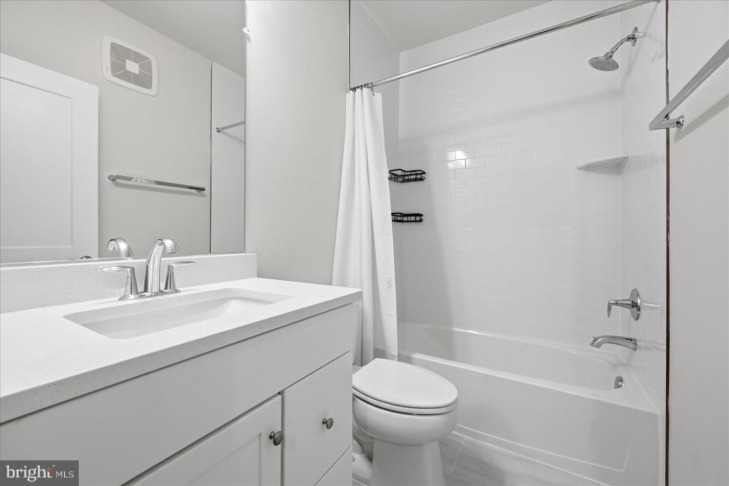 43728 Transit Sq Property Photo 9