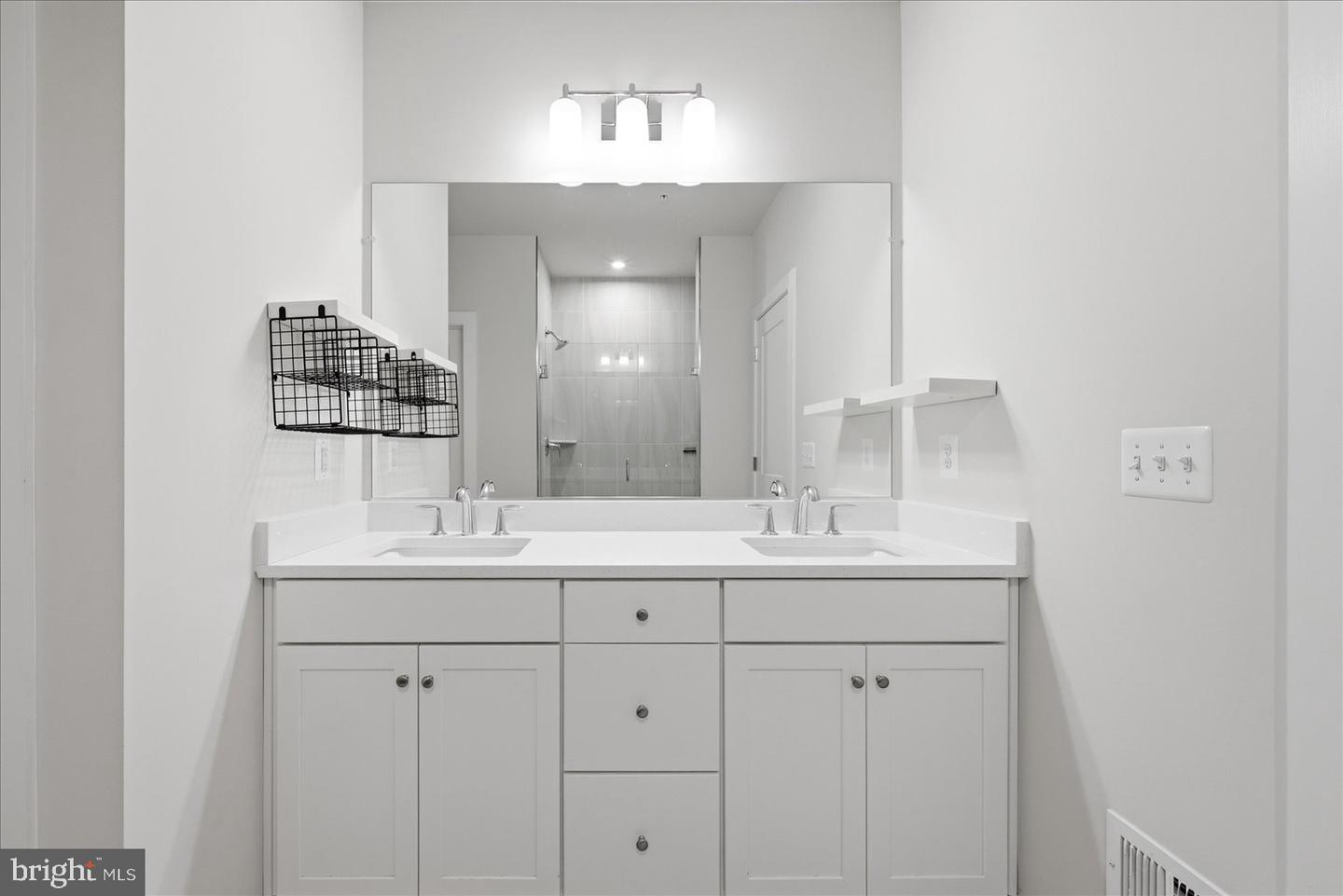 43728 Transit Sq Property Photo 11