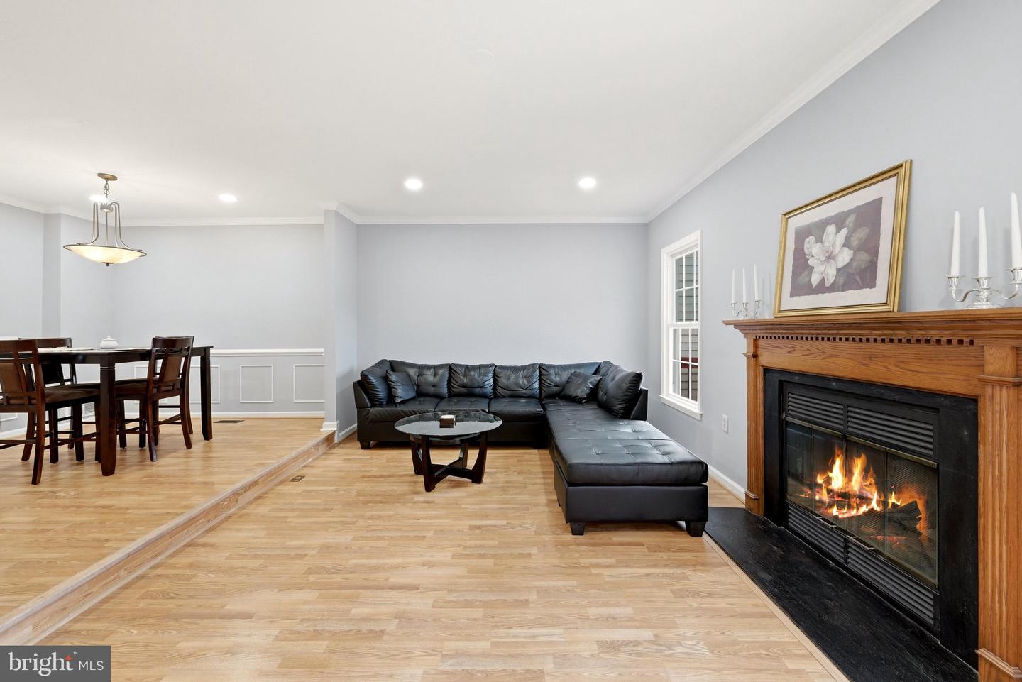 21140 Winding Brook Sq Property Photo 16