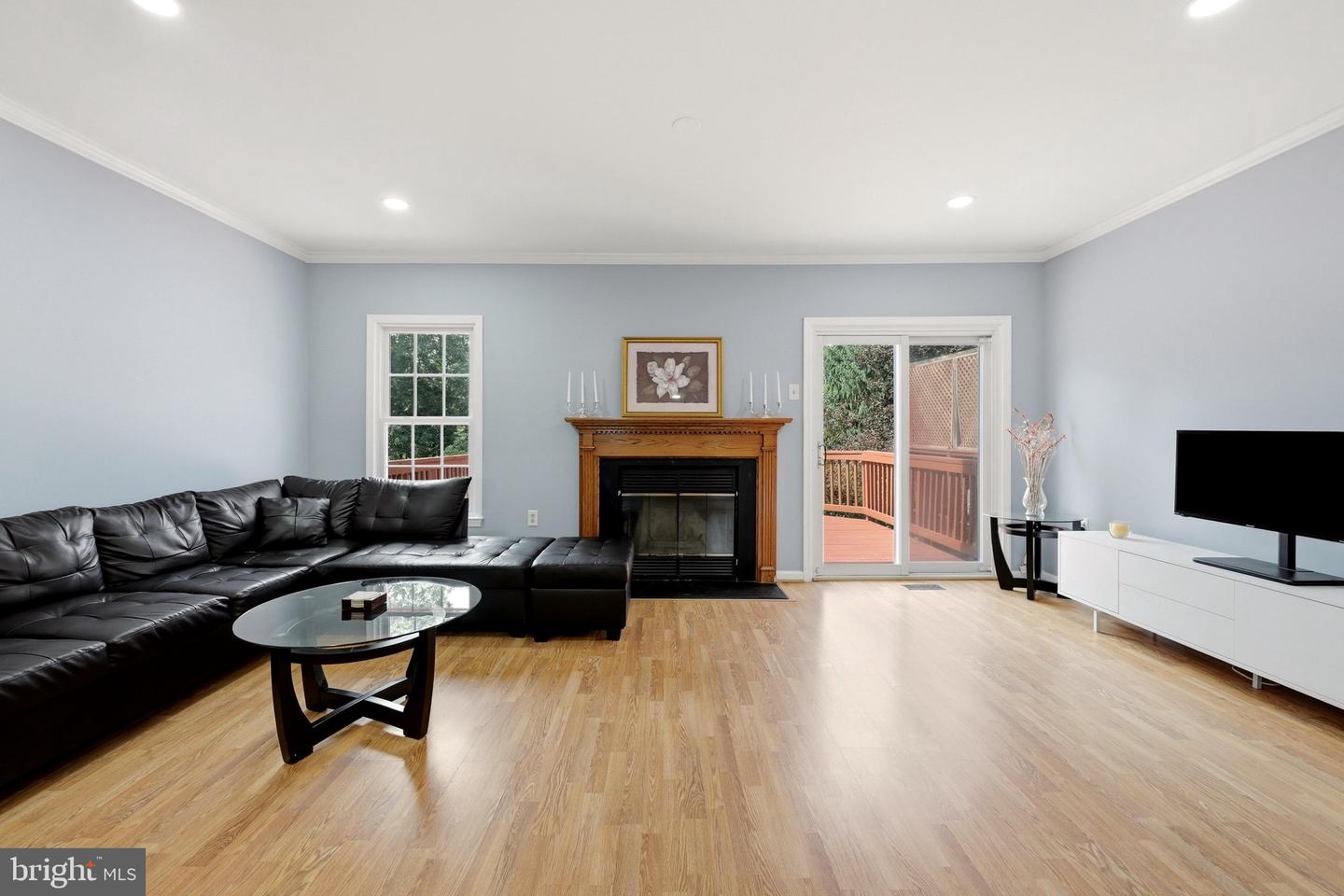 21140 Winding Brook Sq Property Photo 17
