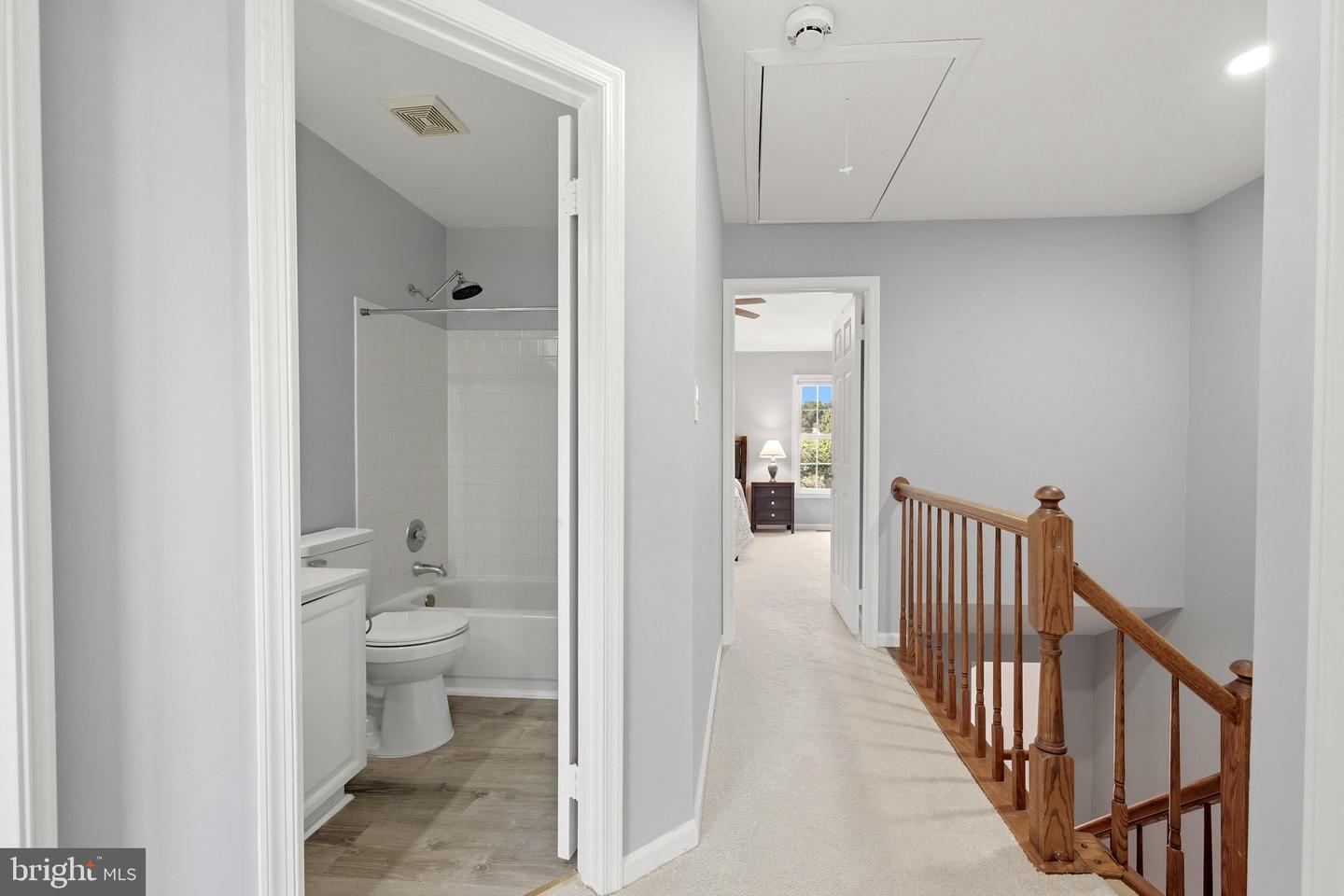 21140 Winding Brook Sq Property Photo 23