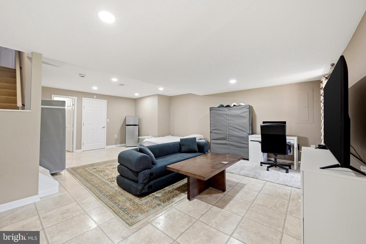 21140 Winding Brook Sq Property Photo 36