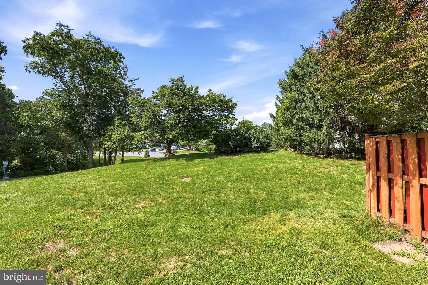 21140 Winding Brook Sq Property Photo 44