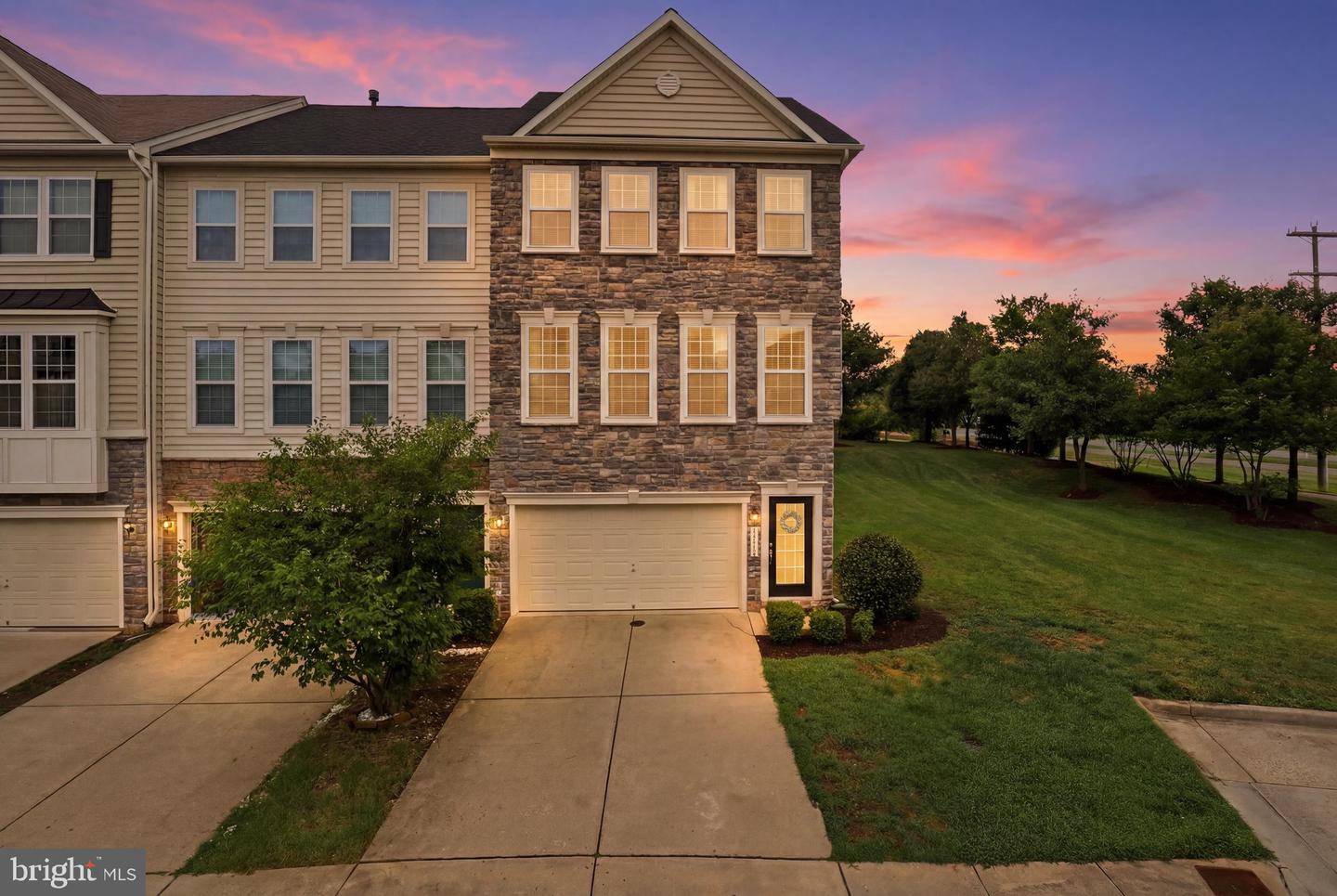 42251 Dean Chapel Sq Property Photo 1