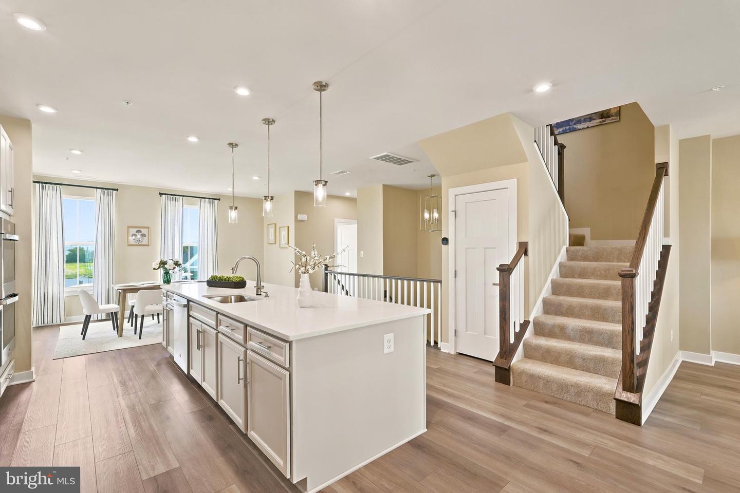 24274 Thurso Sq Property Photo 23