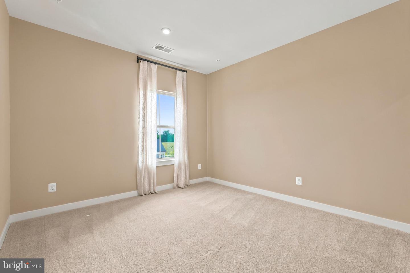 24274 Thurso Sq Property Photo 60
