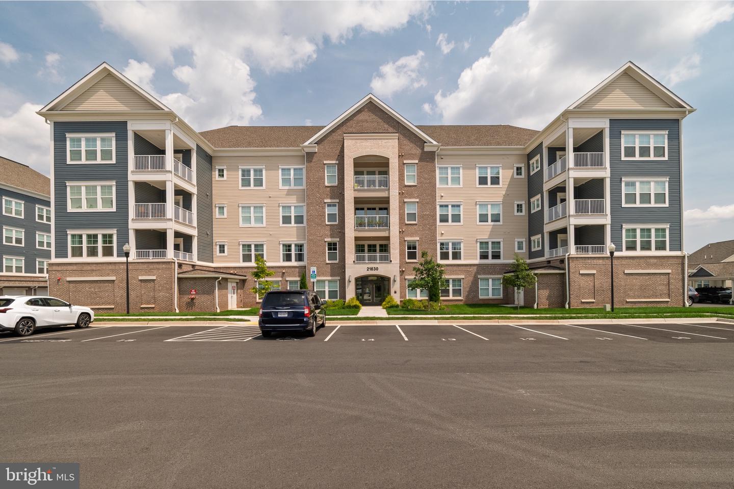 21630 Hawksbill High Cir #406 Property Photo 2