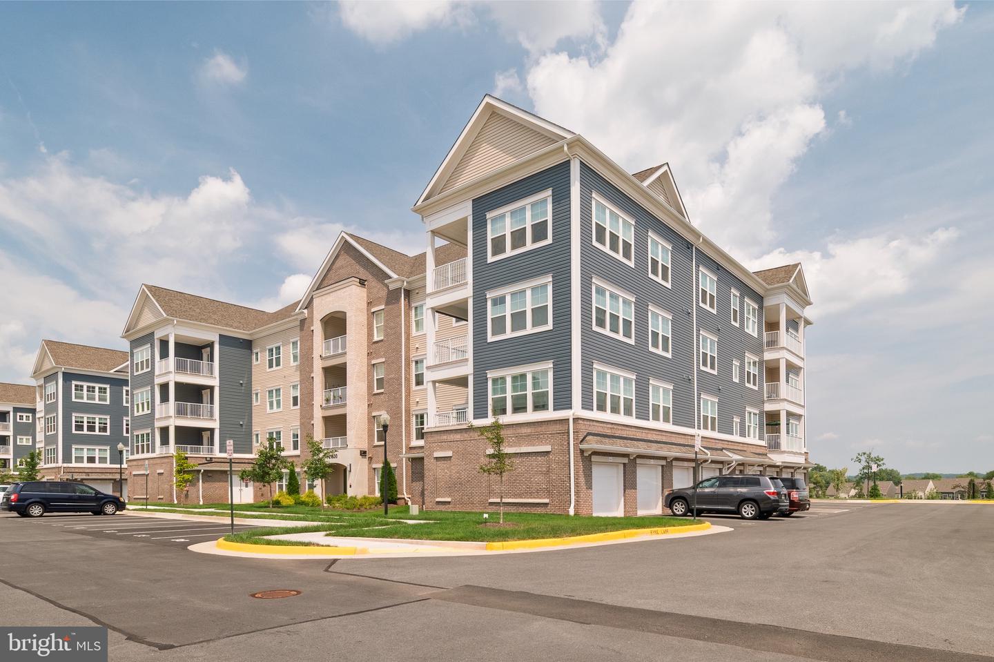 21630 Hawksbill High Cir #406 Property Photo 3