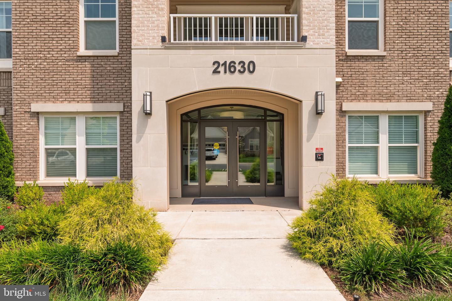 21630 Hawksbill High Cir #406 Property Photo 4