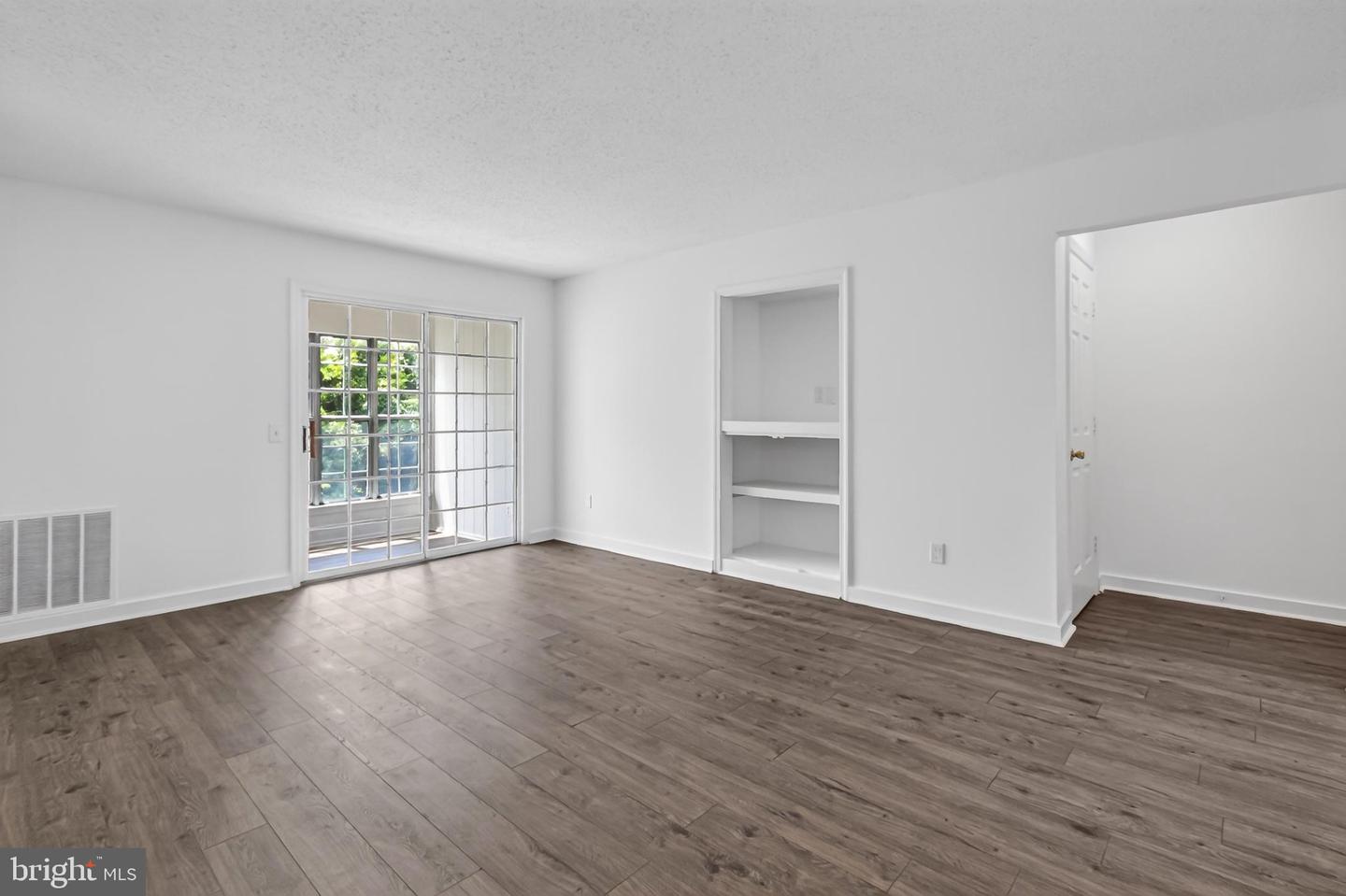 128-c Fort Evans Rd Se #c Property Photo 3