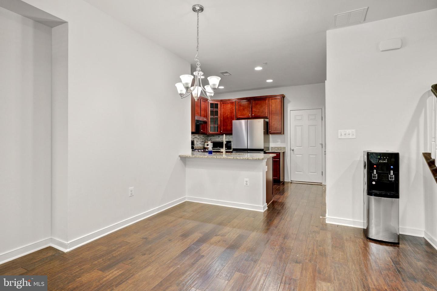 44100 Vaira Ter Property Photo 4