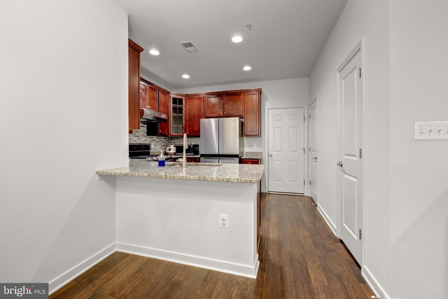 44100 Vaira Ter Property Photo 5