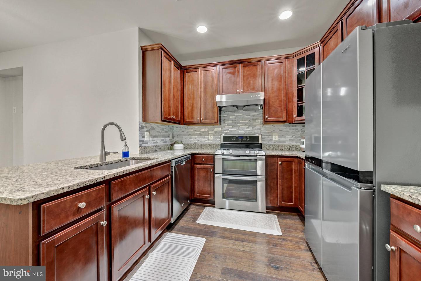 44100 Vaira Ter Property Photo 8