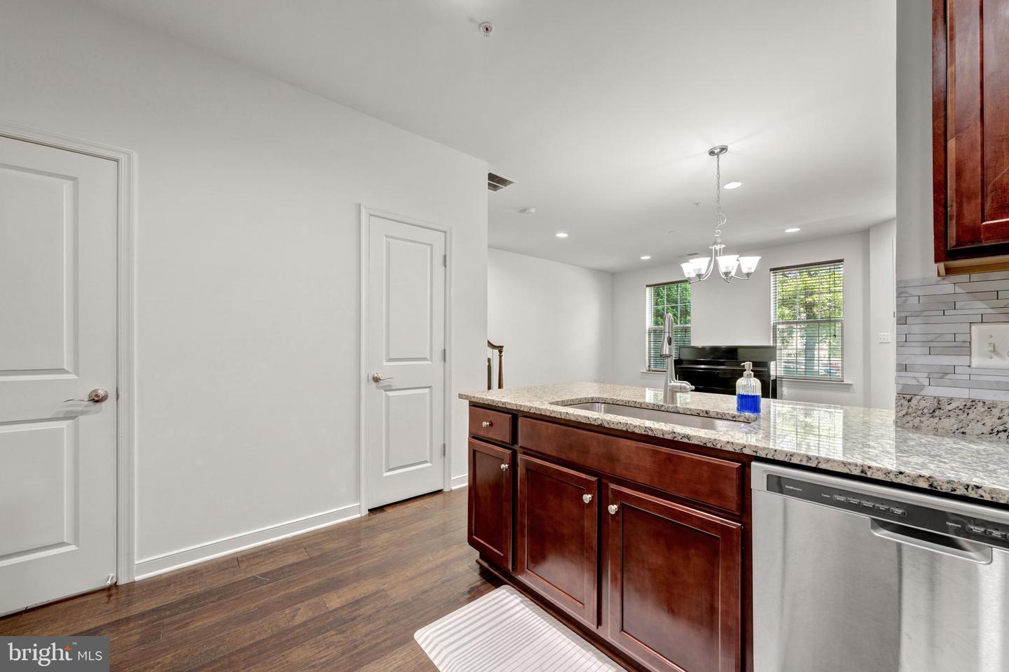 44100 Vaira Ter Property Photo 10