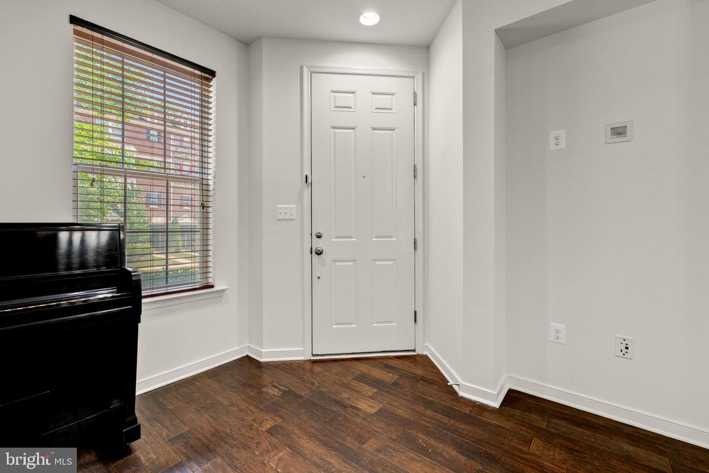 44100 Vaira Ter Property Photo 12