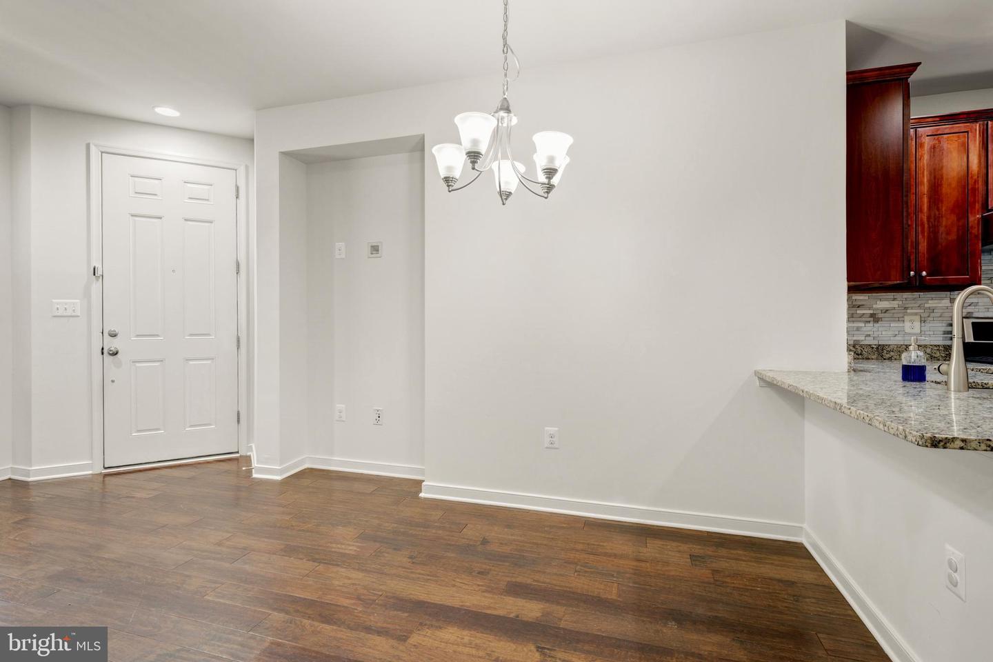 44100 Vaira Ter Property Photo 15
