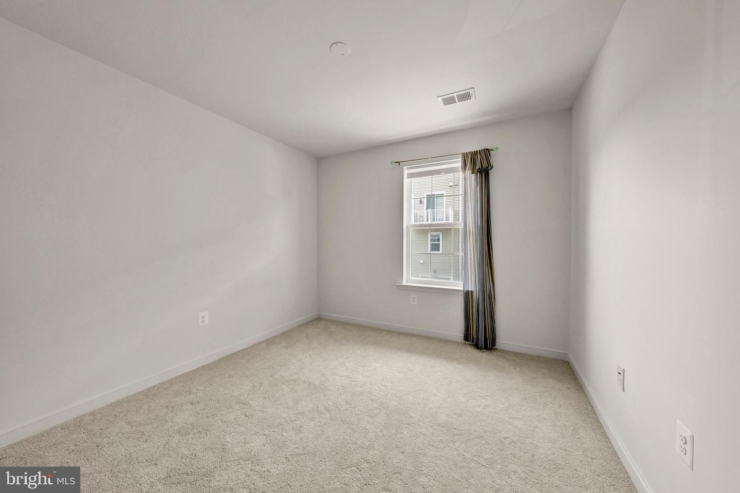 44100 Vaira Ter Property Photo 25