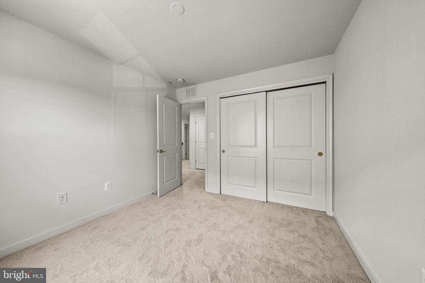 44100 Vaira Ter Property Photo 26