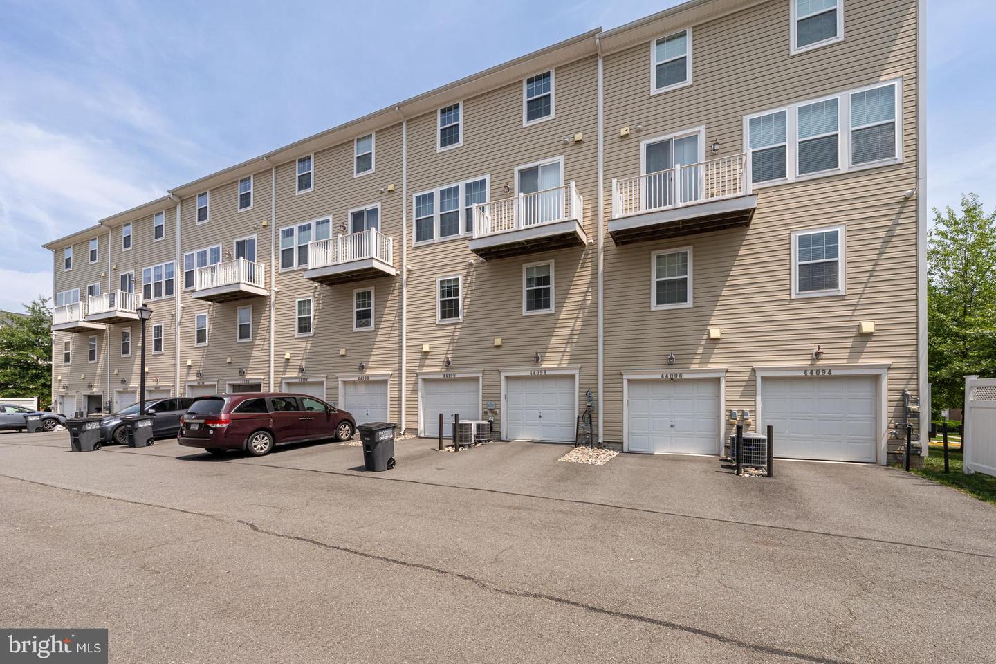 44100 Vaira Ter Property Photo 32