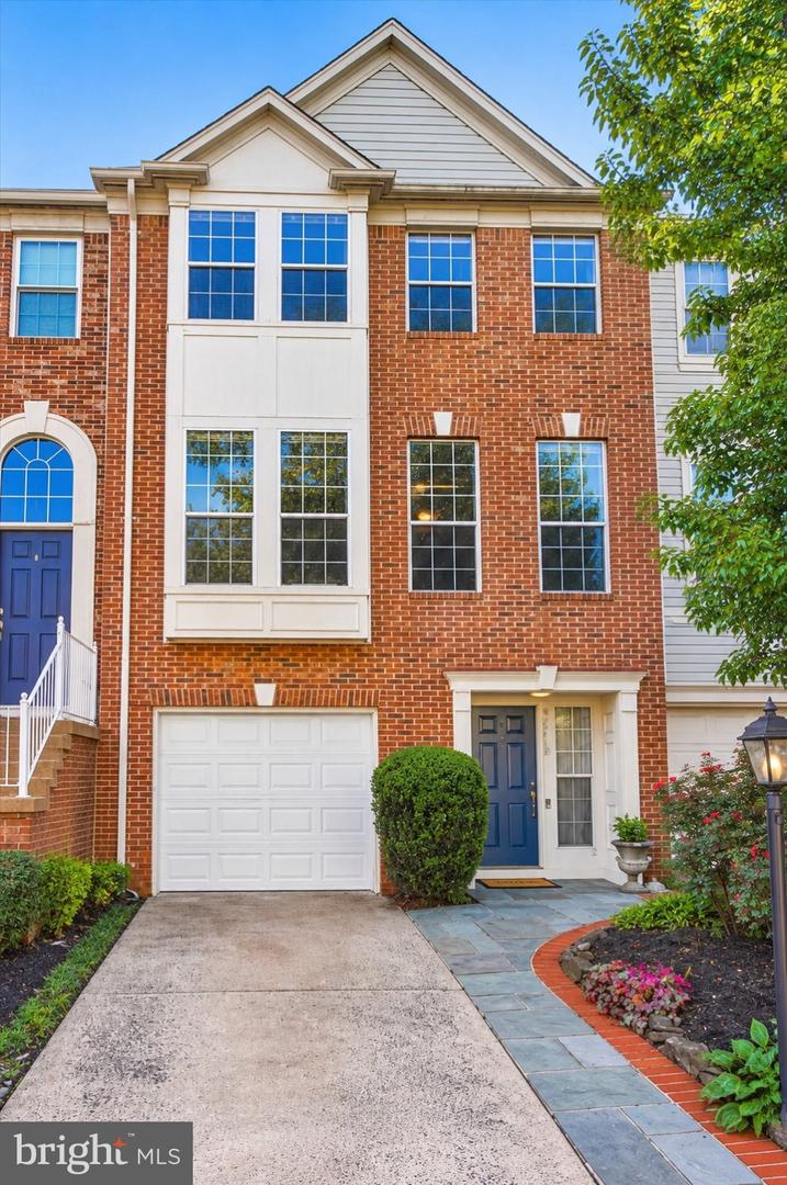 47715 Sandbank Sq Property Photo 1