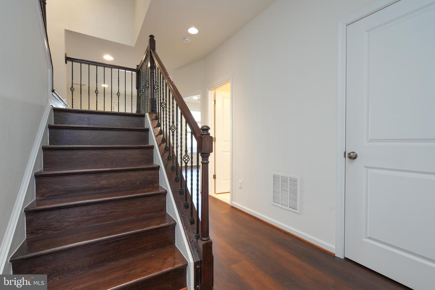 24461 Juniper Wood Ter Property Photo 9