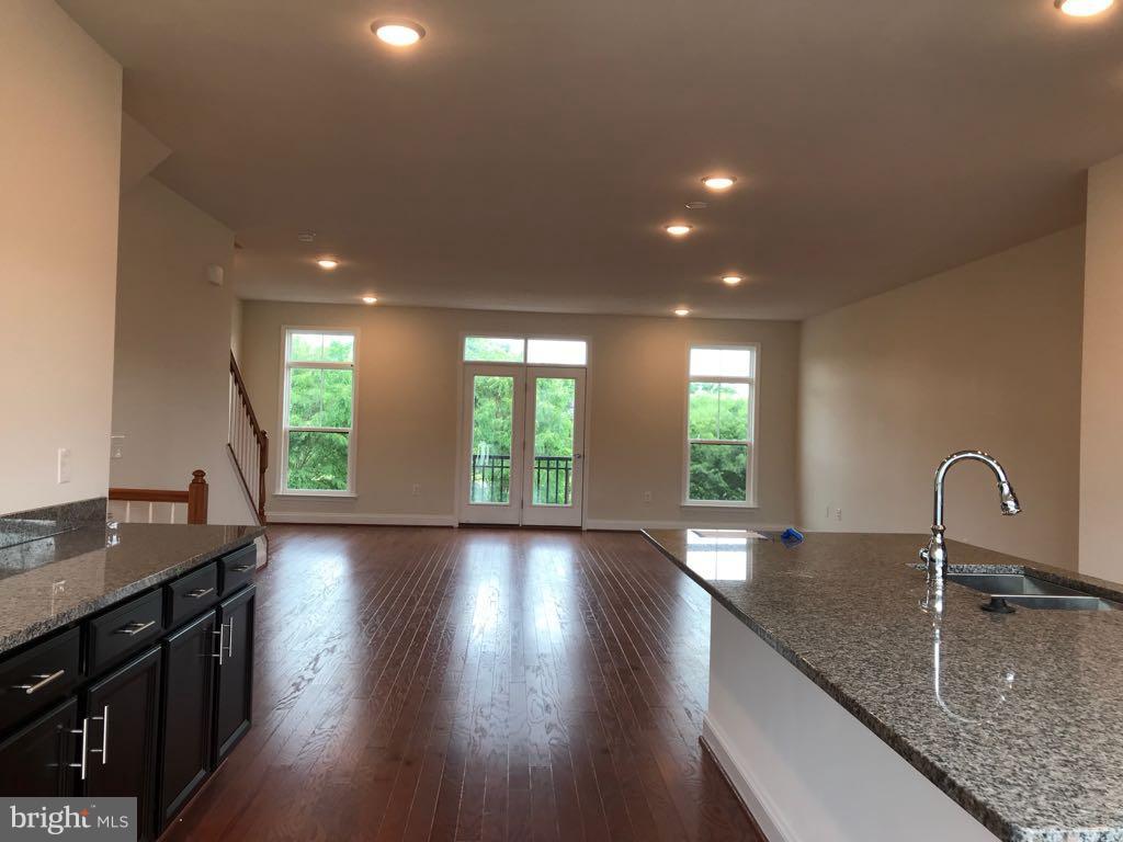 43219 Clarendon Sq Property Photo 12