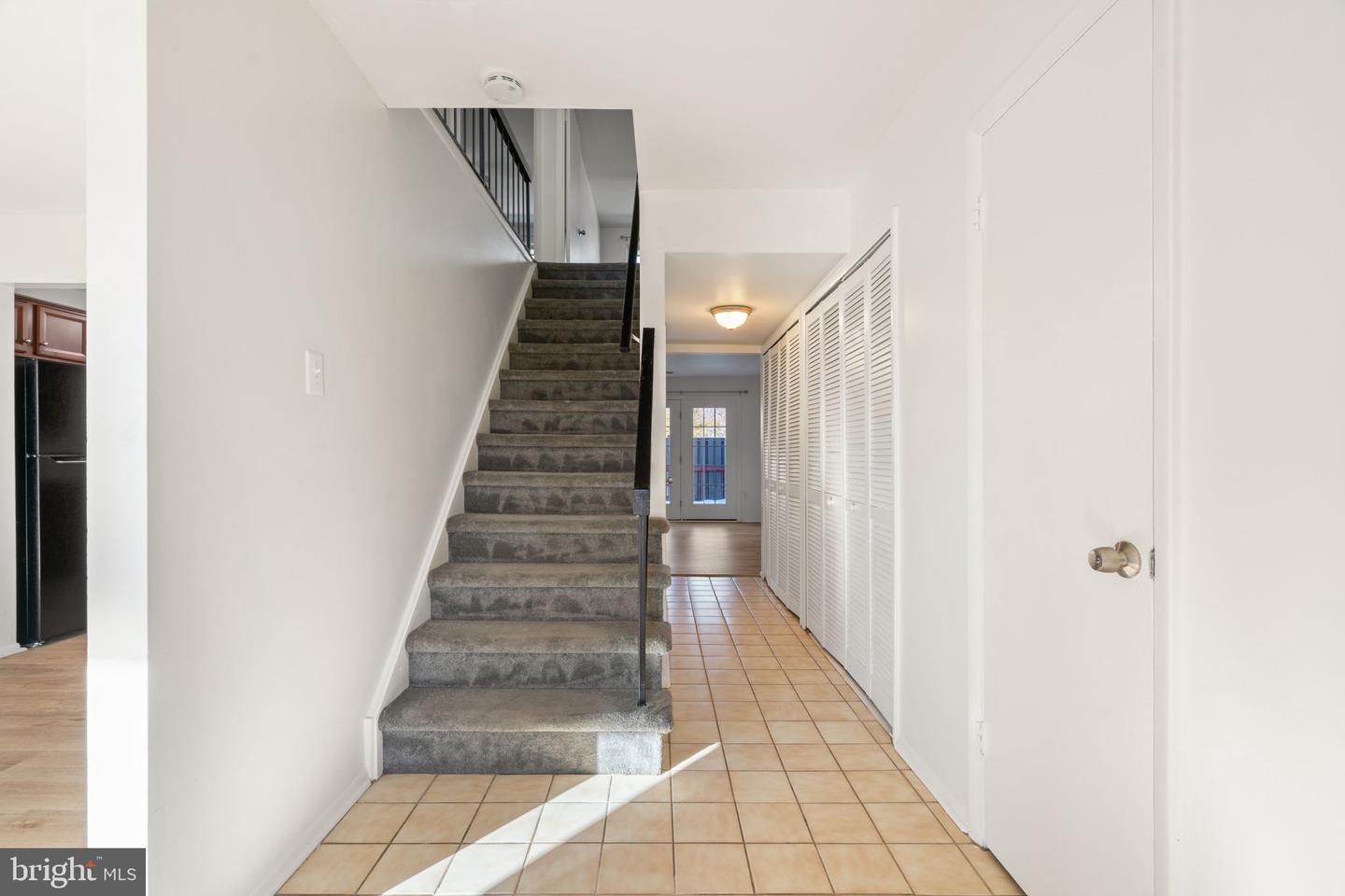 30 Carolina Ct Property Photo 3