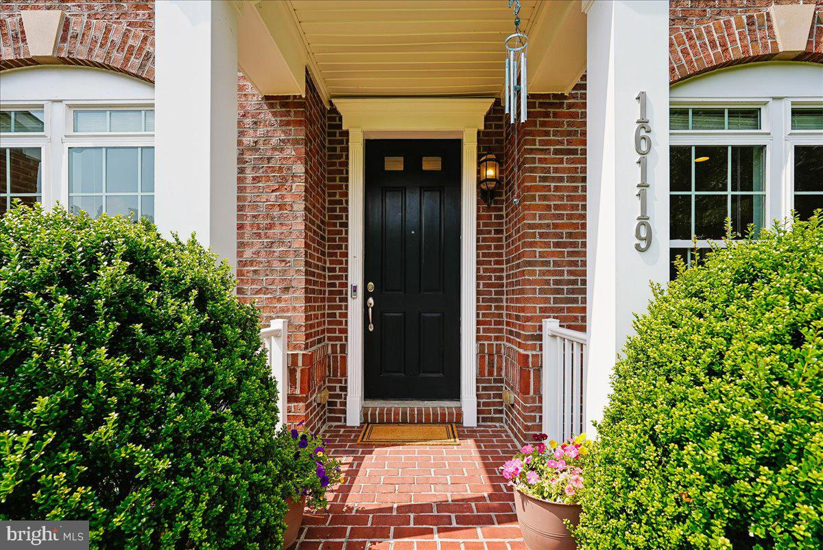 16119 Turning Leaf Ln Property Photo 4